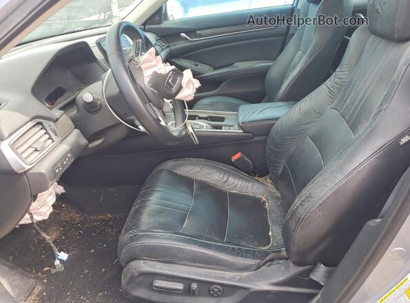 1HGCV2F90JA021427 2018 HONDA ACCORD Серебряный Вид салона спереди