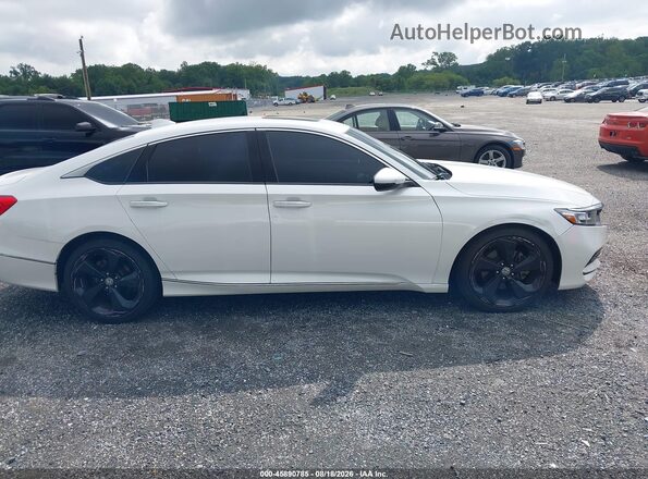 1HGCV2F90JA038664 2018 HONDA ACCORD White Widok wnętrza z tyłu