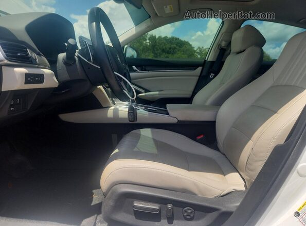 1HGCV2F91KA033183 2019 HONDA ACCORD White Widok wnętrza z przodu