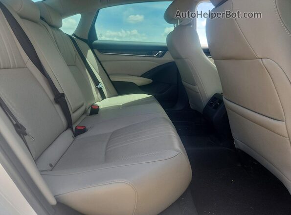 1HGCV2F91KA033183 2019 HONDA ACCORD White Widok tylnych siedzeń