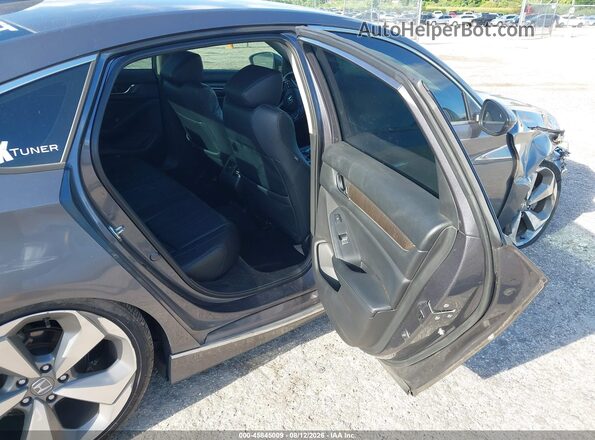 1HGCV2F92JA018383 2018 HONDA ACCORD Gray Widok naklejki z numerem VIN