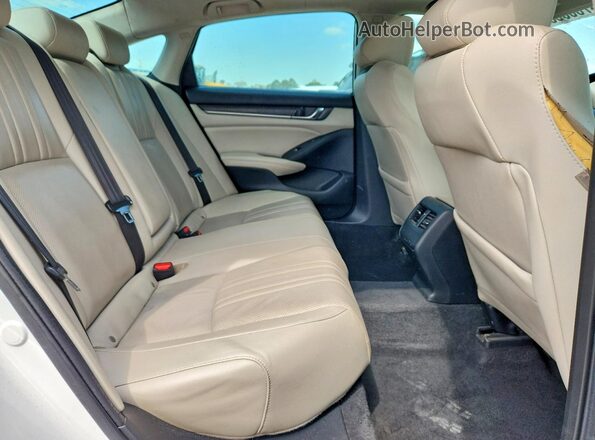 1HGCV2F95KA032991 2019 HONDA ACCORD White Widok tylnych siedzeń