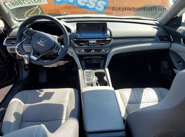 1HGCV2F96JA052620 2018 HONDA ACCORD Серый Вид панели приборов