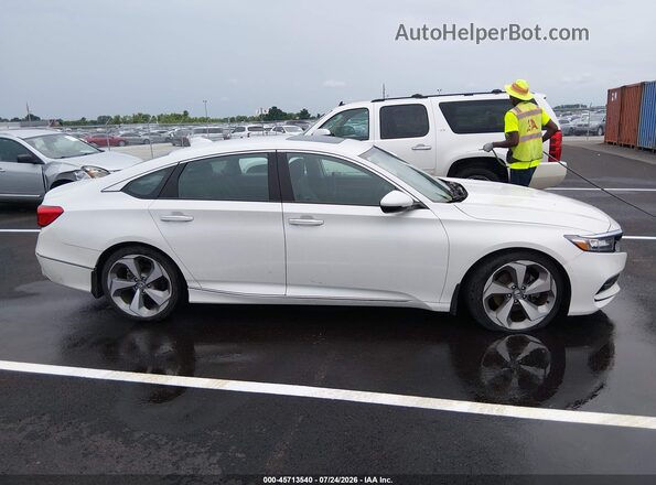 1HGCV2F97JA005225 2018 HONDA ACCORD White Вид задньої частини салону