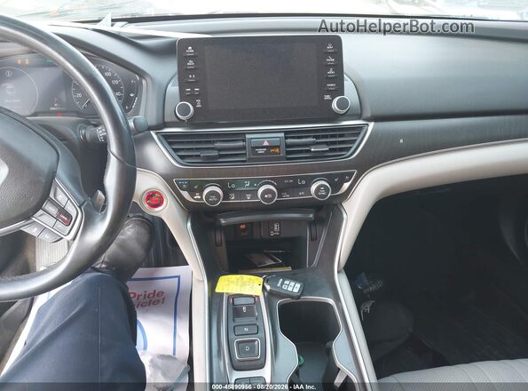 1HGCV2F97JA020730 2018 HONDA ACCORD Red Widok deski rozdzielczej