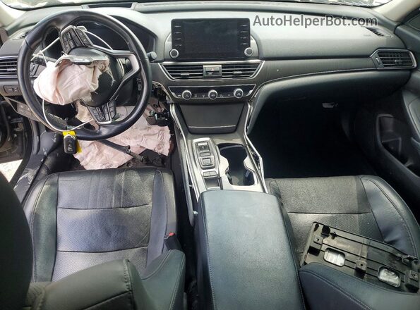 1HGCV2F97JA042114 2018 HONDA ACCORD Черный Вид панели приборов
