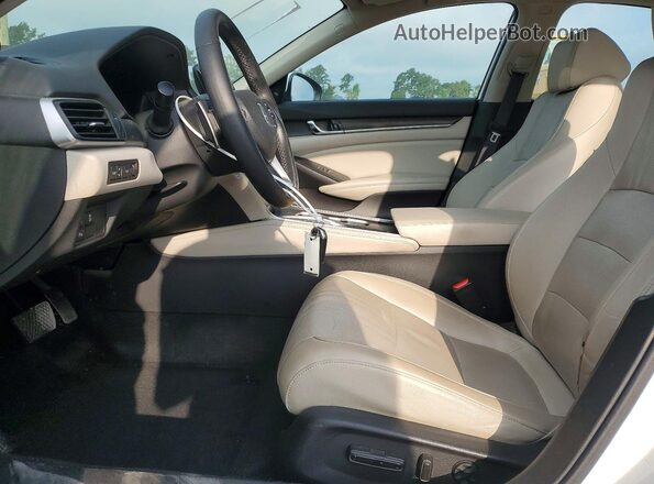 1HGCV2F99KA017636 2019 HONDA ACCORD White Вид салону спереду