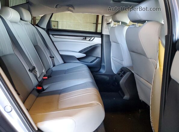 1HGCV2F9XJA019667 2018 HONDA ACCORD Gray Widok tylnych siedzeń