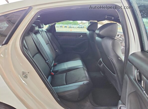 1HGCV3F29NA030562 2022 HONDA ACCORD White Vista de los asientos traseros