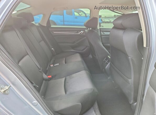 1HGCV3F43JA007385 2018 HONDA ACCORD Silver Widok tylnych siedzeń