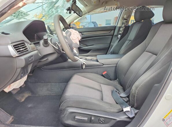 1HGCV3F4XKA013945 2019 HONDA ACCORD Белый Вид салона спереди