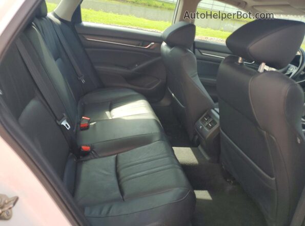 1HGCV3F51JA009581 2018 HONDA ACCORD Белый Вид задних сидений