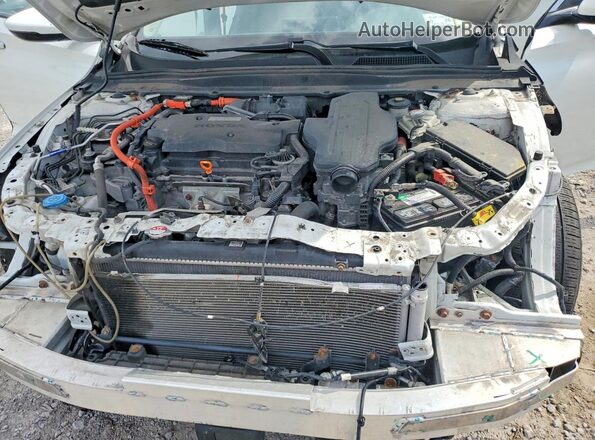 1HGCV3F51JA009581 2018 HONDA ACCORD Белый Вид задней части салона