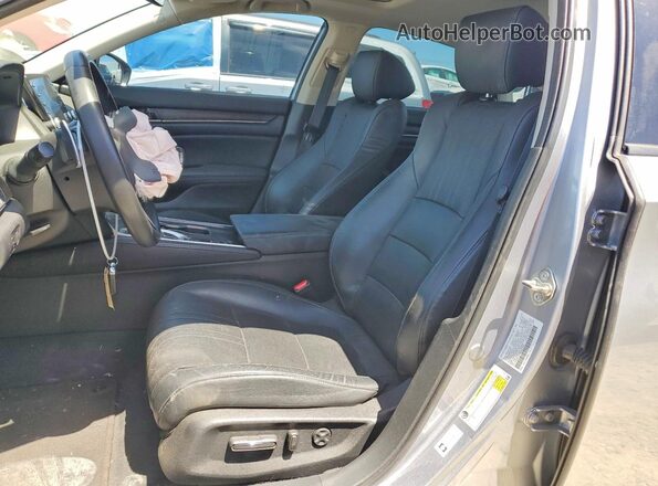1HGCV3F54JA003905 2018 HONDA ACCORD Silver Սալոնի դիմացի տեսք