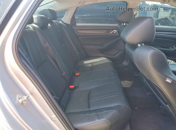 1HGCV3F54JA003905 2018 HONDA ACCORD Silver Հետևի նստատեղերի տեսք