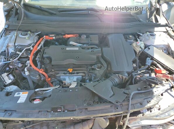 1HGCV3F54JA003905 2018 HONDA ACCORD Silver Սալոնի հետևի տեսք