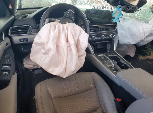 1HGCV3F56JA009284 2018 HONDA ACCORD Серебряный Вид панели приборов