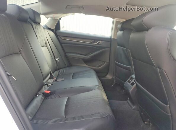 1HGCV3F57JA004501 2018 HONDA ACCORD White Vista de los asientos traseros