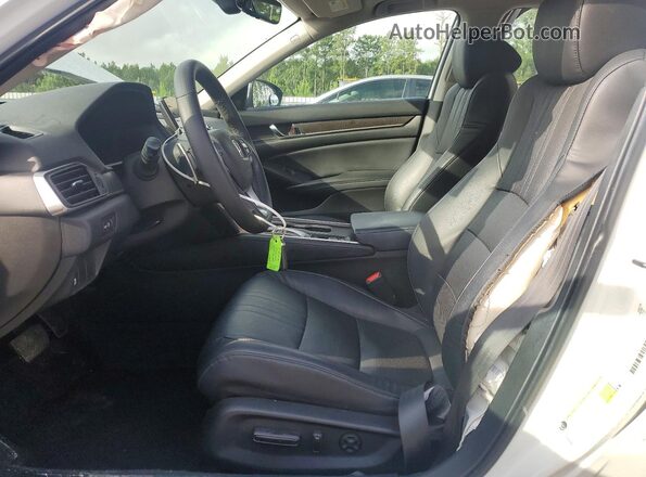 1HGCV3F57JA004501 2018 HONDA ACCORD White Vista interior delantera