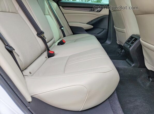 1HGCV3F95NA031298 2022 HONDA ACCORD White Vista de los asientos traseros
