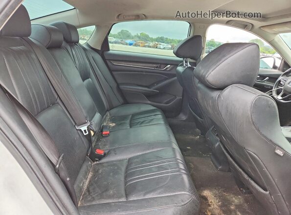 1HGCV3F99KA006853 2019 HONDA ACCORD White Vista de los asientos traseros