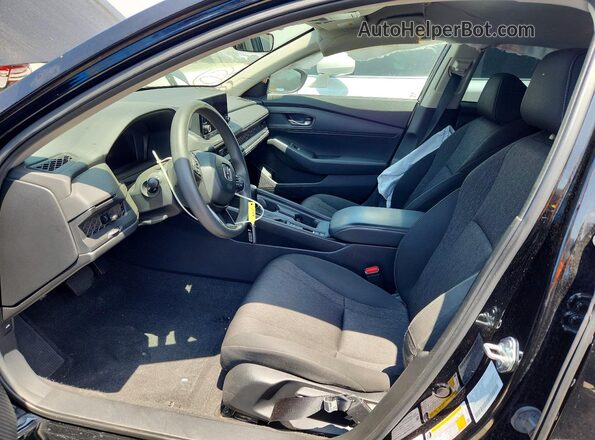 1HGCY1F21RA044540 2024 HONDA ACCORD Black Вид салону спереду
