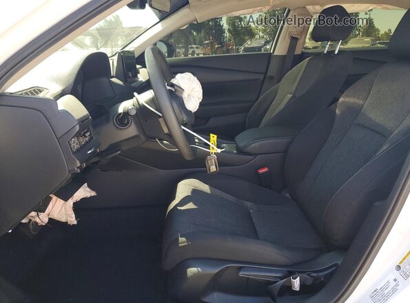 1HGCY1F26RA087674 2024 HONDA ACCORD White Вид салону спереду