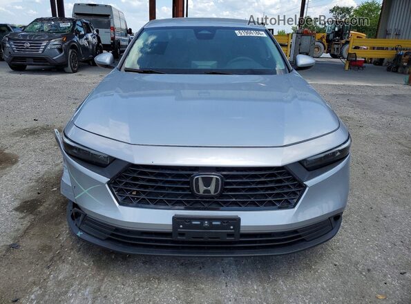 1HGCY1F26SA002936 2025 HONDA ACCORD Silver Widok z przodu