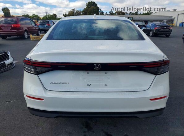 1HGCY1F28SA056769 2025 HONDA ACCORD White Widok z tyłu