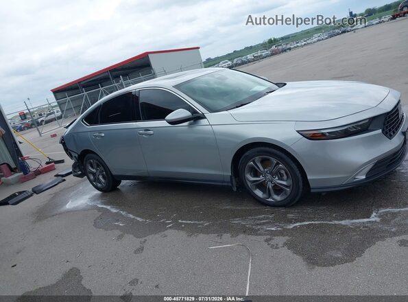 1HGCY1F34RA085012 2024 HONDA ACCORD Silver Սալոնի հետևի տեսք