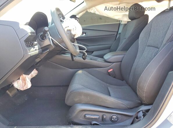1HGCY1F35RA043125 2024 HONDA ACCORD Silver Widok wnętrza z przodu