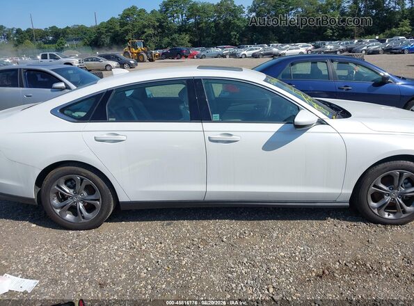 1HGCY1F38RA039781 2024 HONDA ACCORD White Widok zestawu wskaźników