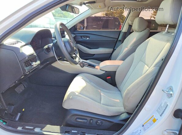 1HGCY1F3XRA082597 2024 HONDA ACCORD White წინა სალონის ხედი