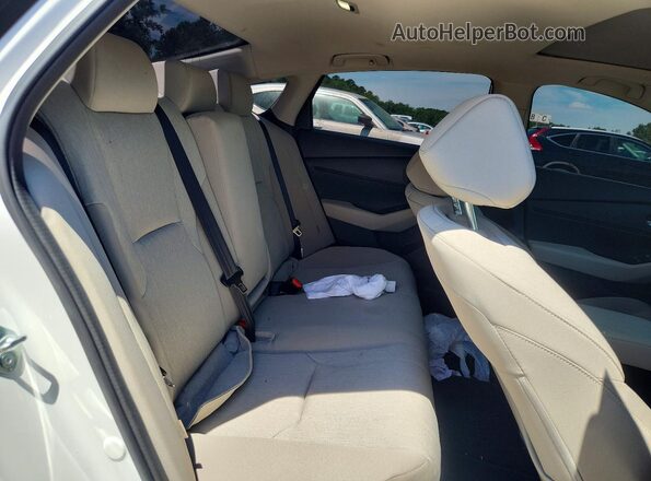 1HGCY1F46TA010795 2026 HONDA ACCORD White Vista de los asientos traseros