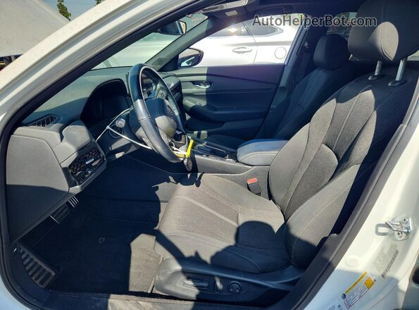 1HGCY2F59RA035374 2024 HONDA ACCORD White Вид салону спереду
