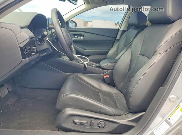 1HGCY2F63RA008003 2024 HONDA ACCORD Серебряный Вид салона спереди