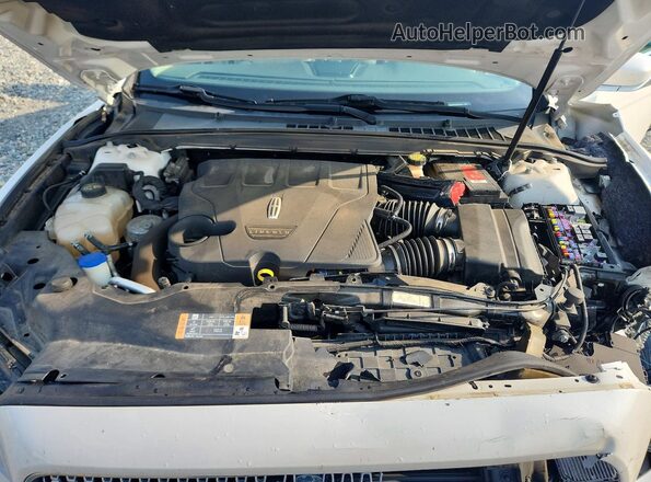 1LN6L9RP9H5607434 2017 LINCOLN CONTINENTA White Widok wnętrza z tyłu