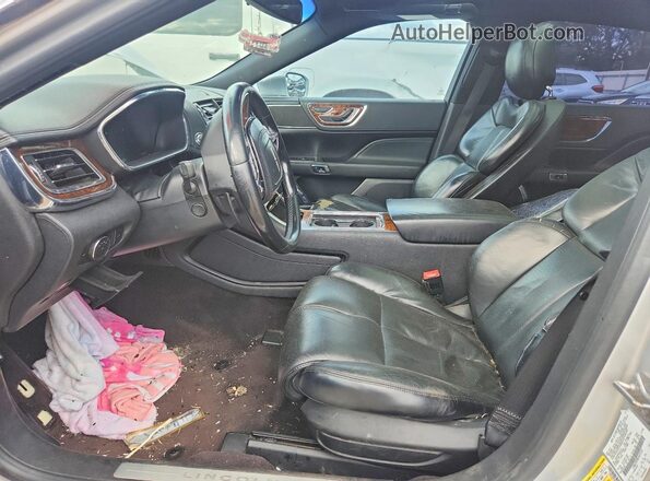 1LN6L9SP0H5631535 2017 LINCOLN CONTINENTA Silver Вид салону спереду