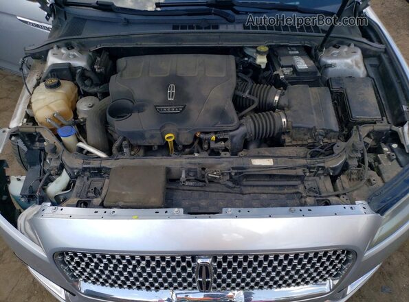1LN6L9SP8J5606159 2018 LINCOLN CONTINENTA Silver Widok wnętrza z tyłu