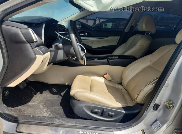 1N4AA6AP1GC904065 2016 NISSAN MAXIMA Серебряный Вид салона спереди