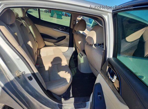 1N4AA6AP1HC367232 2017 NISSAN MAXIMA Gray Widok tylnych siedzeń