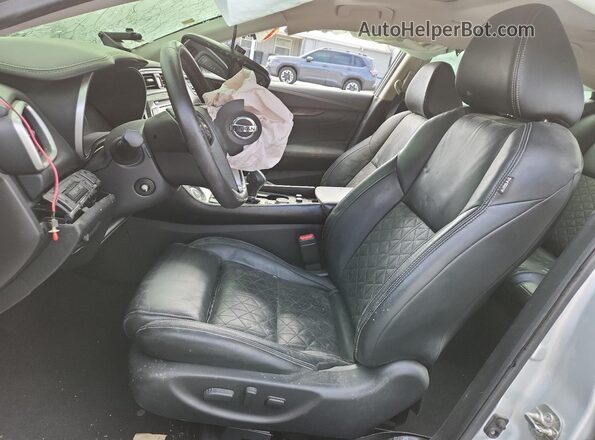 1N4AA6AP1HC379509 2017 NISSAN MAXIMA Silver Widok wnętrza z przodu