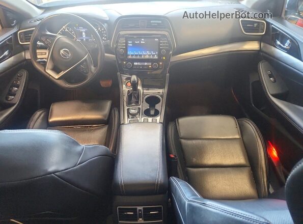 1N4AA6AP2JC388550 2018 NISSAN MAXIMA Серебряный Вид панели приборов