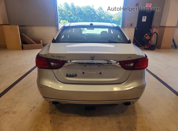 1N4AA6AP2JC388550 2018 NISSAN MAXIMA Серебряный Вид сзади