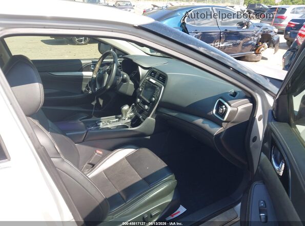 1N4AA6AP3HC436194 2017 NISSAN MAXIMA Серебряный Вид салона спереди