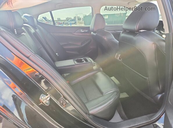 1N4AA6AP4HC377043 2017 NISSAN MAXIMA Black უკანა სავარძლების ხედი
