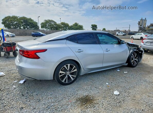 1N4AA6AP5JC367319 2018 NISSAN MAXIMA Silver Trasero derecho