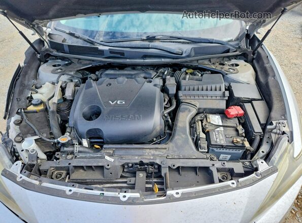 1N4AA6AP5JC367319 2018 NISSAN MAXIMA Silver Vista interior trasera