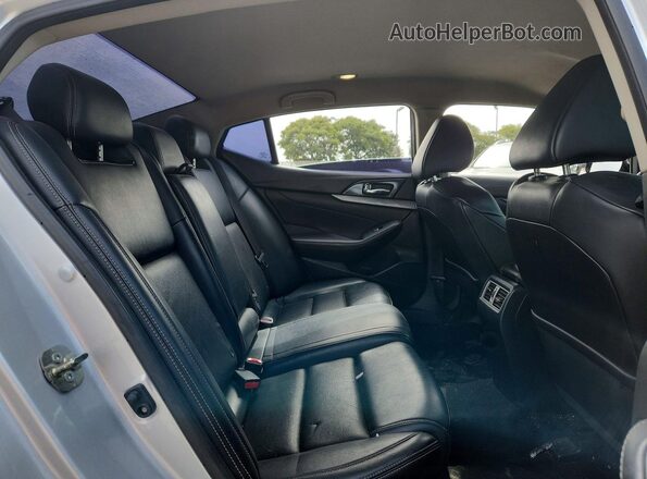 1N4AA6AP5JC367319 2018 NISSAN MAXIMA Silver Vista de los asientos traseros