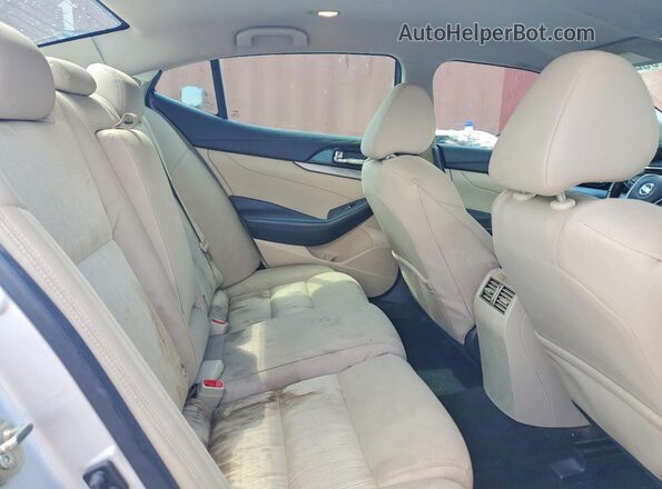 1N4AA6AP6HC366481 2017 NISSAN MAXIMA Серебряный Вид задних сидений